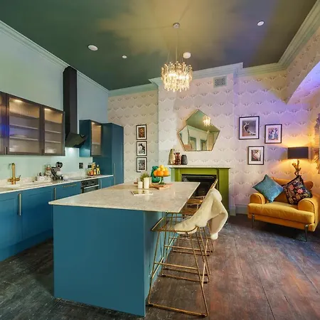 The Royal Mint - 2 Bedroom In By Mint Apartment *